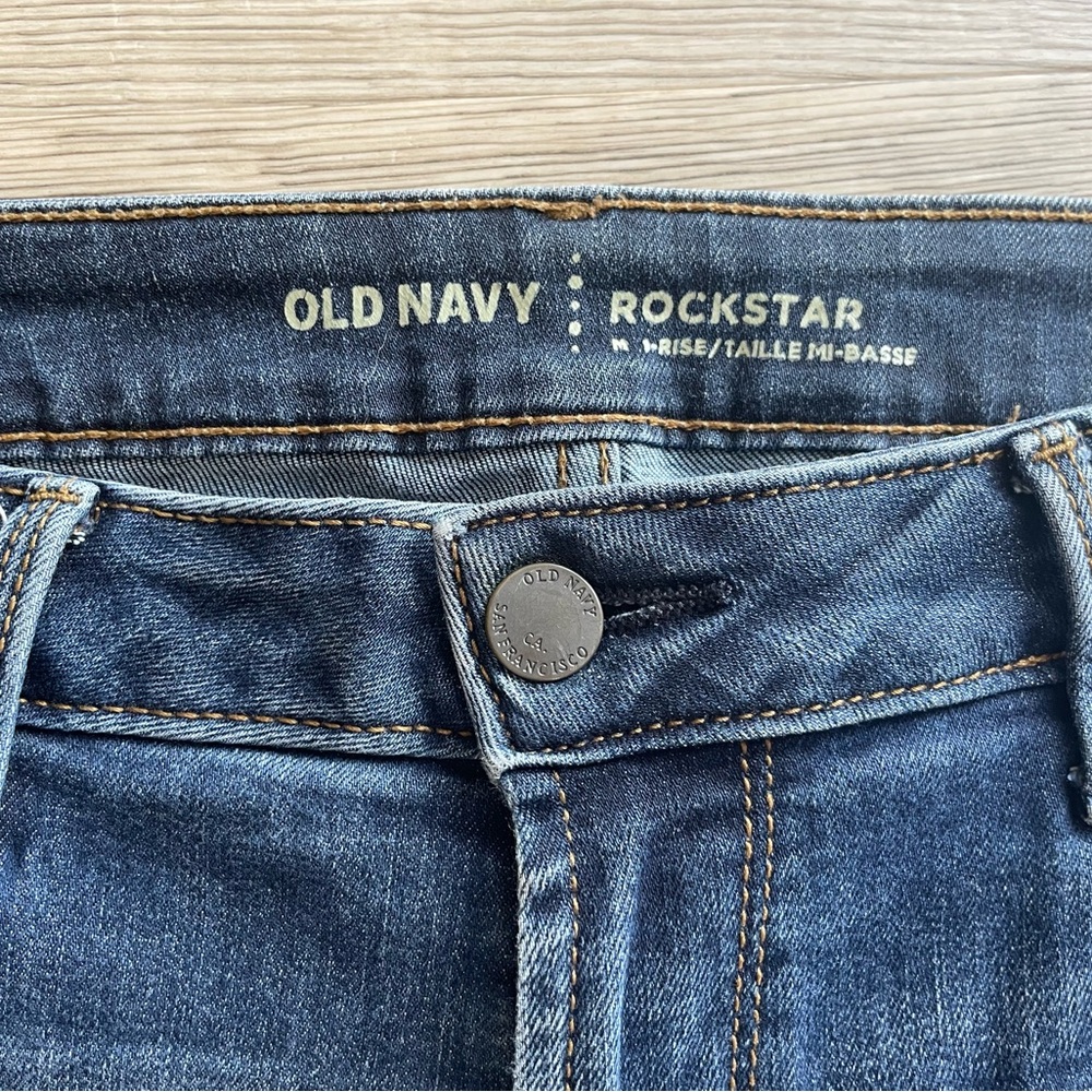 4/$25 | Old Navy | Rockstar Mid Rise Skinny Jeans for Women | Size 2 Long - Picture 5 of 9